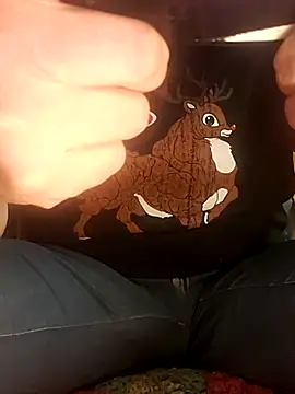 Snapshot of almighty_d chatting on March 7, 9:18 am almighty d online show from March 7, 9:18 am