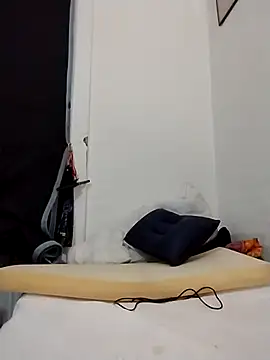 Snapshot of almighty_d chatting on September 23, 4:15 am almighty d online show from September 23, 4:15 am