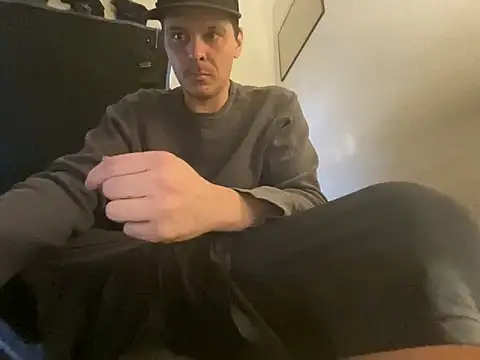 Snapshot of almighty_d chatting on November 22, 10:09 pm almighty d online show from November 22, 10:09 pm