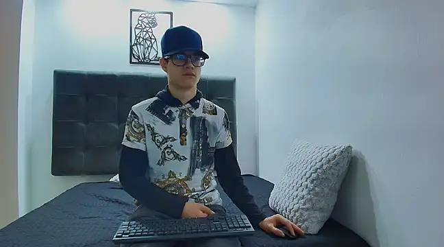 wolfandsky online show from February 8, 11:12 am