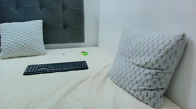 wolfandsky online show from February 13, 5:44 pm