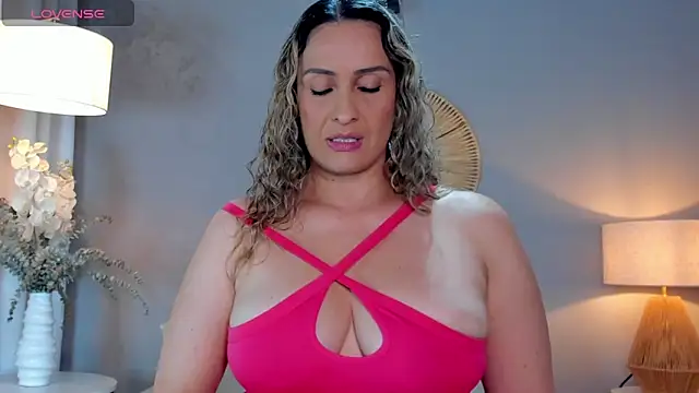 Snapshot of viviannehill_hot chatting on February 27, 9:58 pm viviannehill hot online show from February 27, 9:58 pm