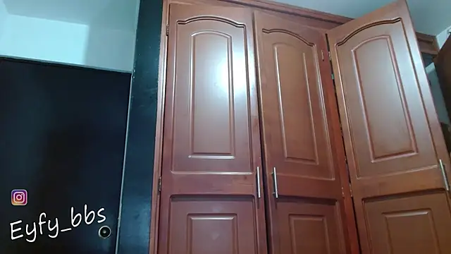 Snapshot of Eyfy_bbs chatting on December 13, 10:04 pm Eyfy bbs online show from December 13, 10:04 pm