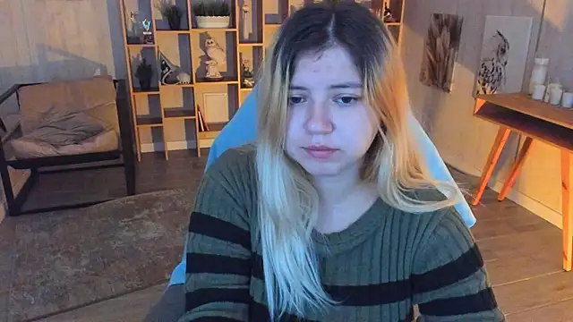 DiaAngell online show from October 26, 7:42 pm