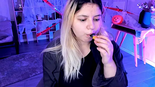 DiaAngell online show from November 1, 8:00 pm