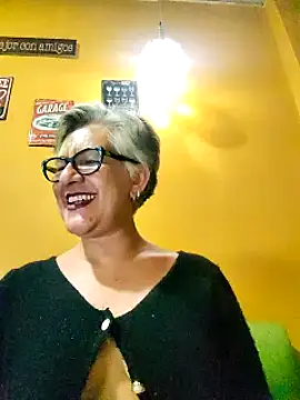 Snapshot of ilonna2025 chatting on March 12, 4:41 am ilonna2025 online show from March 12, 4:41 am