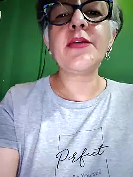 Snapshot of ilonna2025 chatting on October 2, 6:42 am ilonna2025 online show from October 2, 6:42 am