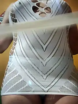 Snapshot of ilonna2025 chatting on October 29, 10:55 pm ilonna2025 online show from October 29, 10:55 pm