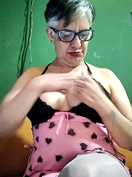 Snapshot of ilonna2025 chatting on November 9, 11:36 pm ilonna2025 online show from November 9, 11:36 pm