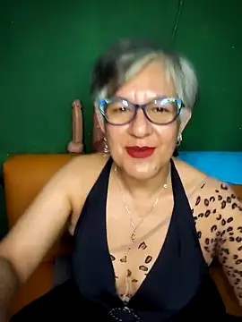 Snapshot of ilonna2025 chatting on November 30, 11:42 pm ilonna2025 online show from November 30, 11:42 pm