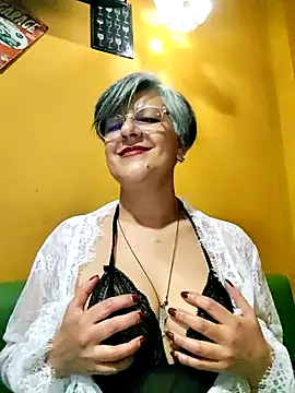 ilonna2025 online show from August 1, 9:52 am