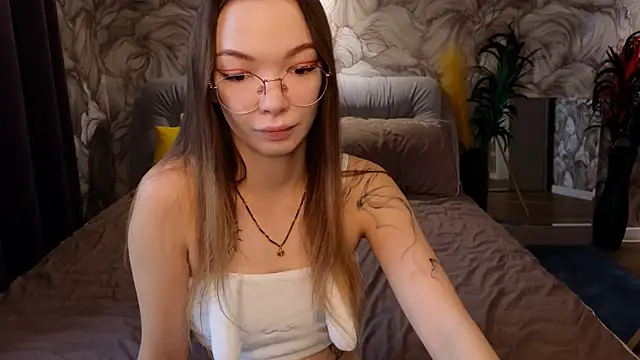 SusannJohnson online show from September 18, 12:23 am