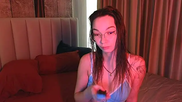 Snapshot of SusannJohnson chatting on May 13, 12:19 am SusannJohnson online show from May 13, 12:19 am