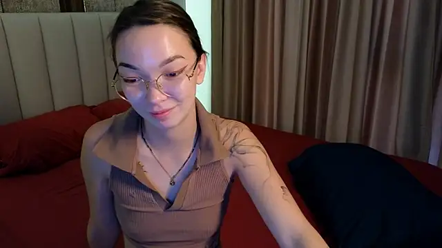 Snapshot of SusannJohnson chatting on May 15, 11:45 pm SusannJohnson online show from May 15, 11:45 pm