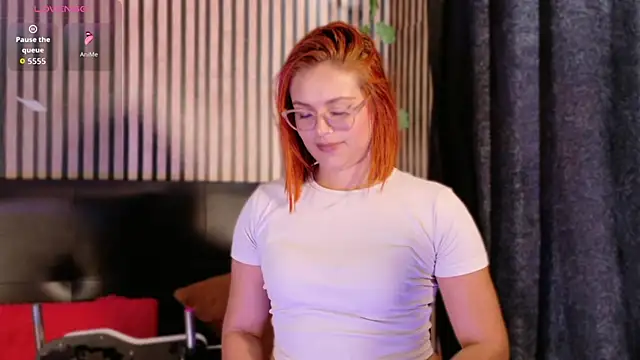 Sophie new25 online show from October 4, 1:42 pm