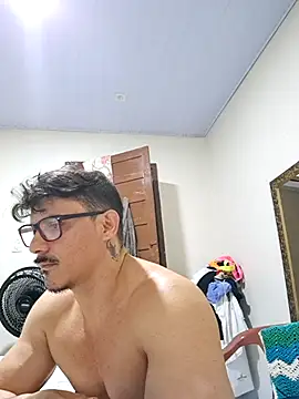 Snapshot of casaputo41 chatting on February 8, 11:45 pm casaputo41 online show from February 8, 11:45 pm