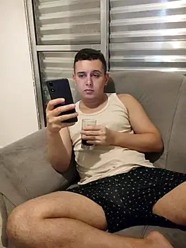 Snapshot of caiogostoso chatting on January 21, 10:51 pm caiogostoso online show from January 21, 10:51 pm