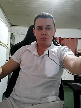 Snapshot of caiogostoso chatting on December 20, 7:04 am caiogostoso online show from December 20, 7:04 am