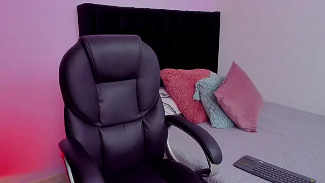 Paulina Lopezz online show from March 6, 8:38 pm