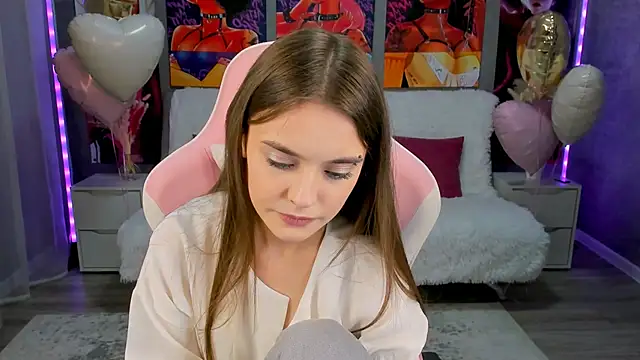 Snapshot of RayWillliams chatting on February 14, 6:26 pm RayWillliams online show from February 14, 6:26 pm