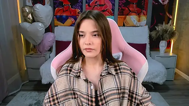 Snapshot of RayWillliams chatting on March 8, 6:23 pm RayWillliams online show from March 8, 6:23 pm