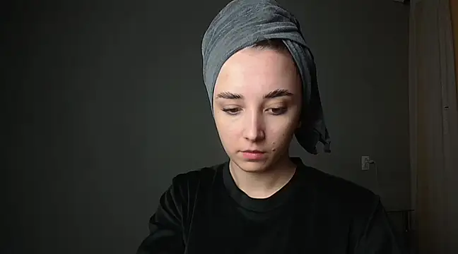 Eva Gloryy online show from February 22, 6:30 pm