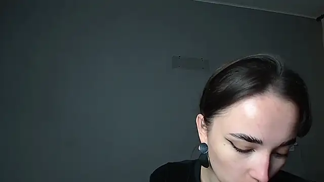 Eva Gloryy online show from April 29, 5:30 pm