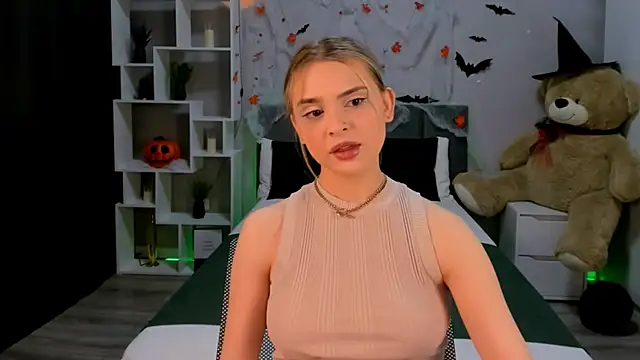 Snapshot of JinxTonks chatting on October 18, 12:50 pm JinxTonks online show from October 18, 12:50 pm