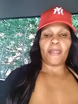 Snapshot of bubblendz1988 chatting on November 8, 3:34 pm bubblendz1988 online show from November 8, 3:34 pm