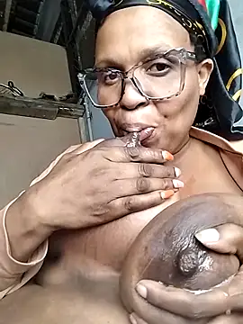 bubblendz1988 online show from June 5, 7:08 pm
