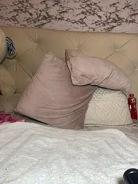 Lili  taylor online show from March 2, 5:08 am