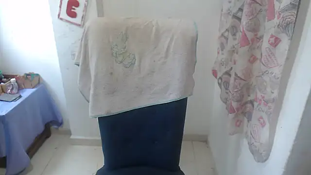 Snapshot of Yohis_Kiut25 chatting on June 5, 6:57 pm Yohis Kiut25 online show from June 5, 6:57 pm