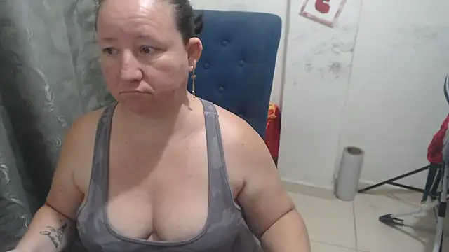 Snapshot of Yohis_Kiut25 chatting on July 6, 5:04 am Yohis Kiut25 online show from July 6, 5:04 am
