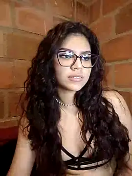 Snapshot of enid_greins chatting on February 19, 2:01 am enid greins online show from February 19, 2:01 am