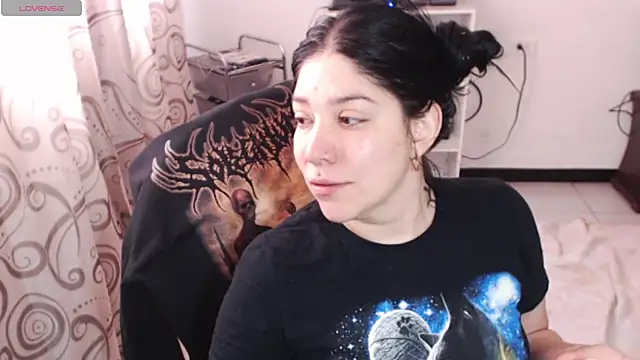 Snapshot of sharonnleon chatting on May 27, 1:41 pm sharonnleon online show from May 27, 1:41 pm