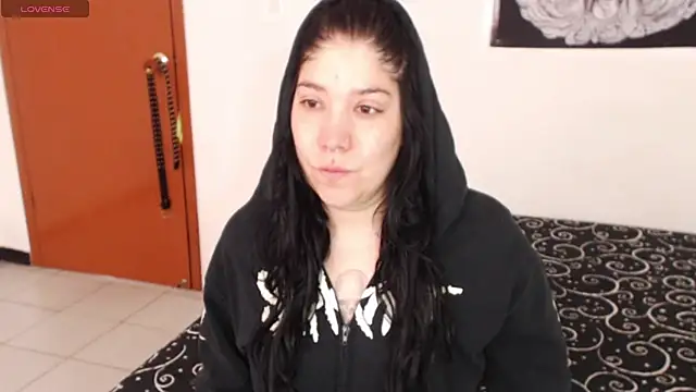 Snapshot of sharonnleon chatting on June 9, 1:23 pm sharonnleon online show from June 9, 1:23 pm