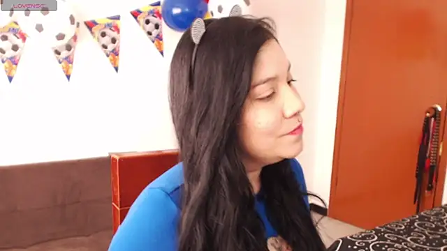 sharonnleon online show from June 19, 7:06 pm