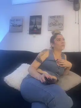 viktoria davis  online show from May 9, 1:33 am