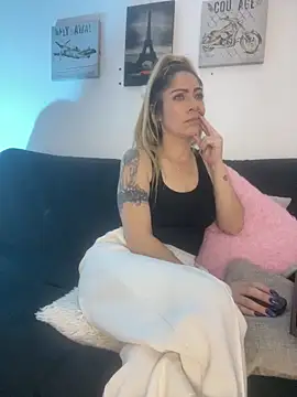 viktoria davis  online show from May 15, 12:39 am