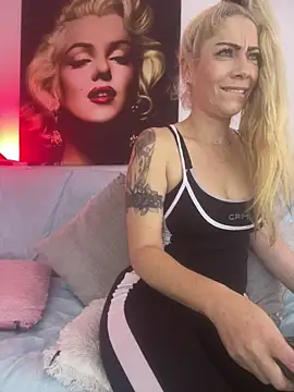 viktoria davis  online show from June 11, 12:19 am