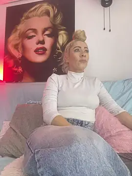 viktoria davis  online show from June 14, 2:24 am
