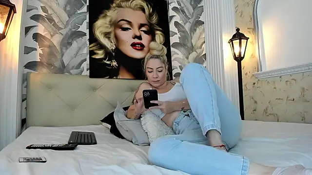 viktoria davis  online show from June 24, 10:20 pm