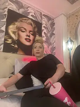viktoria davis  online show from June 30, 11:28 pm