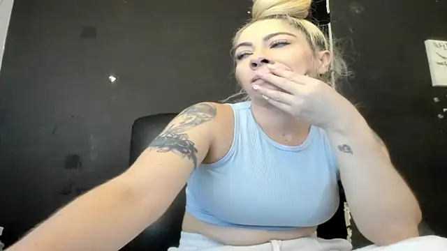 viktoria davis  online show from July 8, 12:04 am