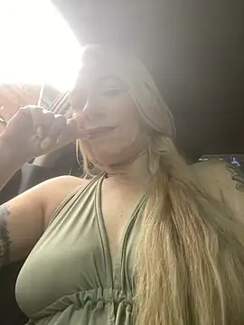 viktoria davis  online show from July 11, 9:27 pm