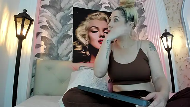 viktoria davis  online show from July 21, 2:36 am