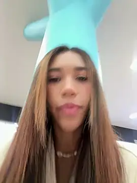 Snapshot of zoe_storm chatting on January 30, 7:37 pm zoe storm online show from January 30, 7:37 pm