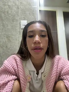 Snapshot of zoe_storm chatting on February 12, 11:20 pm zoe storm online show from February 12, 11:20 pm