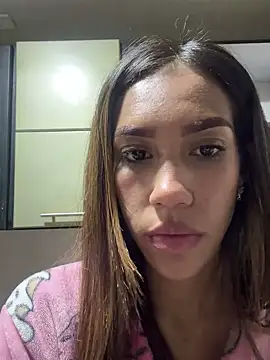 Snapshot of zoe_storm chatting on February 16, 11:05 pm zoe storm online show from February 16, 11:05 pm