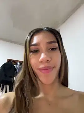 Snapshot of zoe_storm chatting on February 17, 8:58 pm zoe storm online show from February 17, 8:58 pm